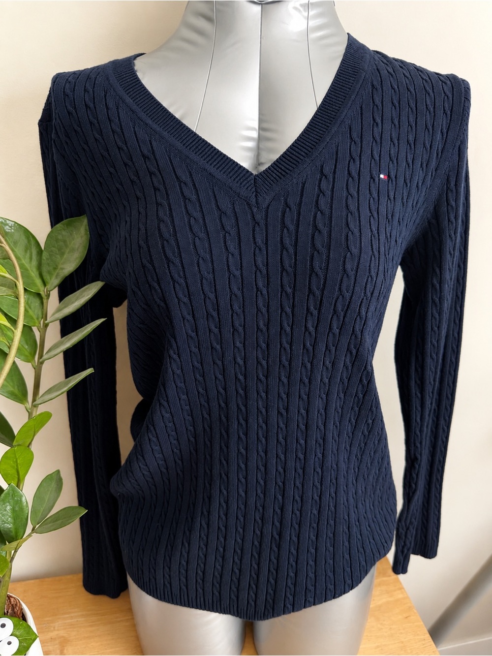 Tommy Hilfiger Women's Navy Cable V-Neck Sweater